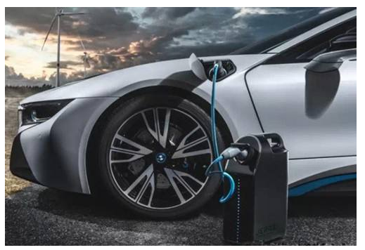 新能源汽车下雨充电有啥影响吗？电动汽车下雨天可以充电吗！