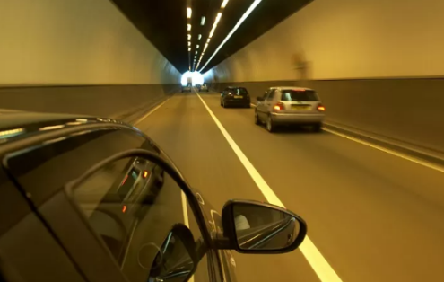 新手如何在隧道开车 隧道开车注意事项！